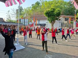 Senam GERMAS Sidoharjo Semakin Semarak, Warga dan Mahasiswa KKN UII Bersama Jaga Kebugaran